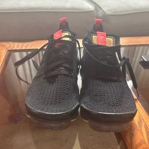 I am selling these Nike Air VaporMax Flyknit 3 these shoes are very comfortable!